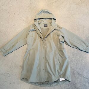 Athleta Olive Green Sutro raincoat - RainOut trench coat